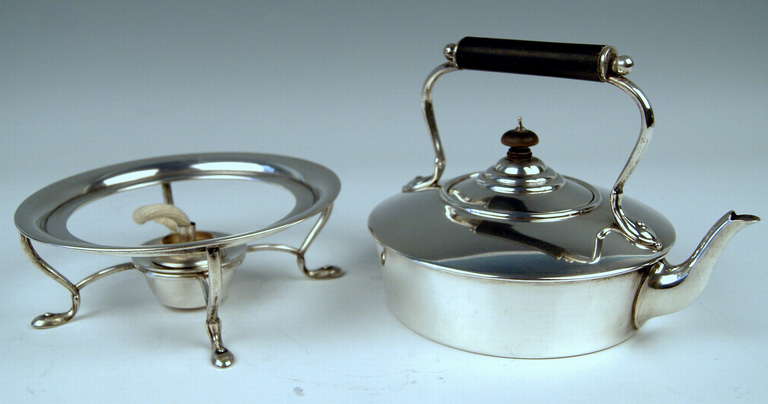 Sterling Silber Jugendstil Teekanne auf Rechaud von Barnard UK, London, um 1895 (Britisch) im Angebot