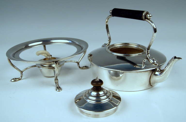 Sterling Silber Jugendstil Teekanne auf Rechaud von Barnard UK, London, um 1895 im Zustand „Hervorragend“ im Angebot in Vienna, AT