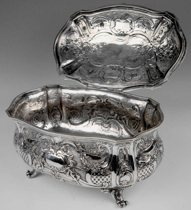 Silver Huge Lidded Bowl on Feet, Germany - Hanau, circa 1907-1910  1771 GRAMS    For Sale 2