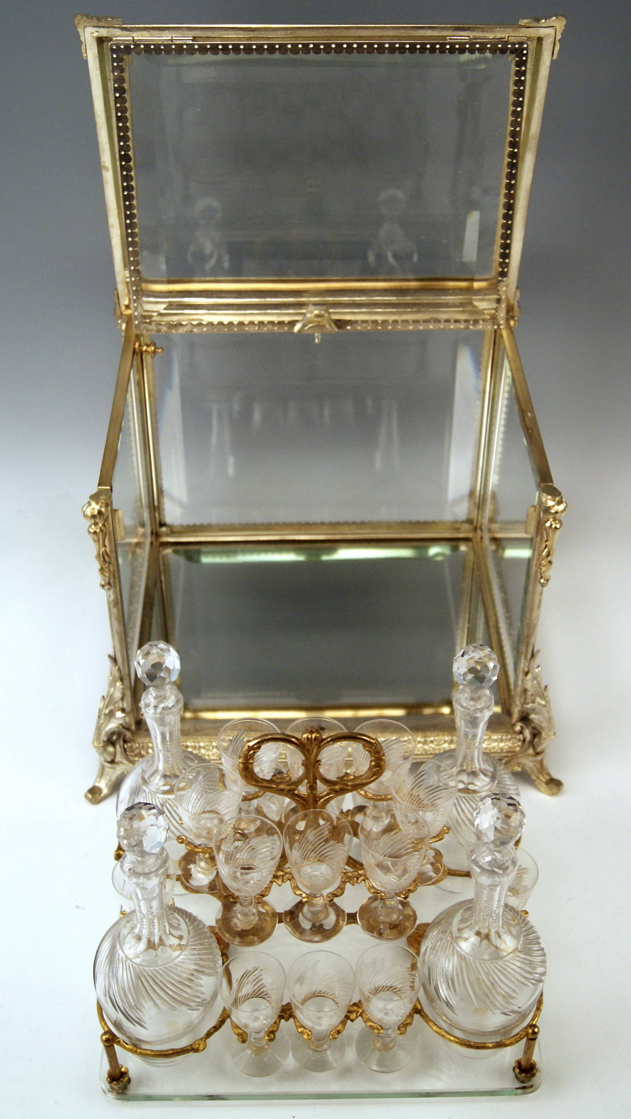 Baccarat France Liqueur Set Glass Casket Completely Furnished, circa 1900 In Excellent Condition In Vienna, AT