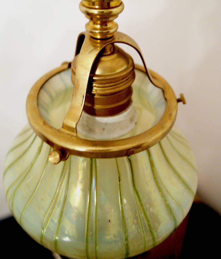 Laiton Lampe suspendue Art Nouveau avec abat-jour Vienna Palme Koenig en forme de palmier, vers 1900 en vente