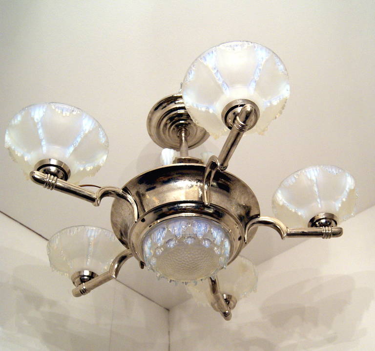 Elegant Art Deco French Chandelier White Frosted Glass France made c. 1930 For Sale 1