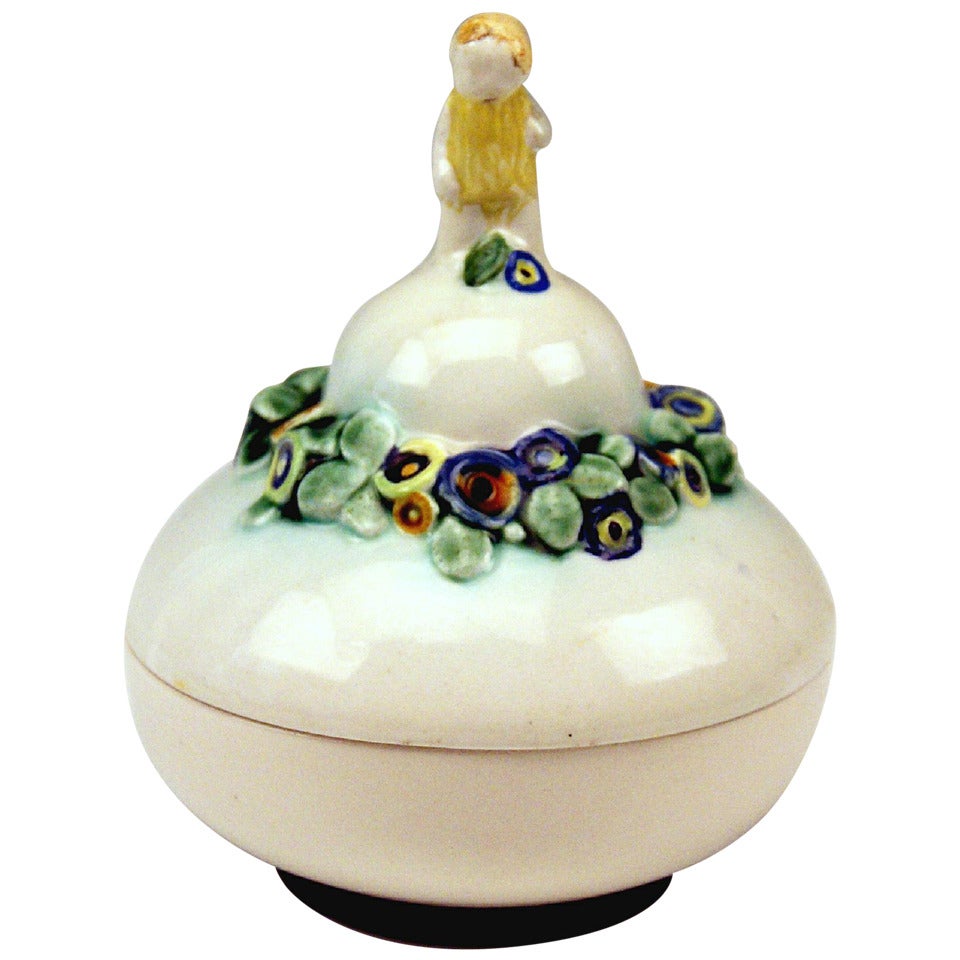 Bertold Löffler Vienna Lidded Round Bowl with Cherub En Miniature, circa 1912 For Sale