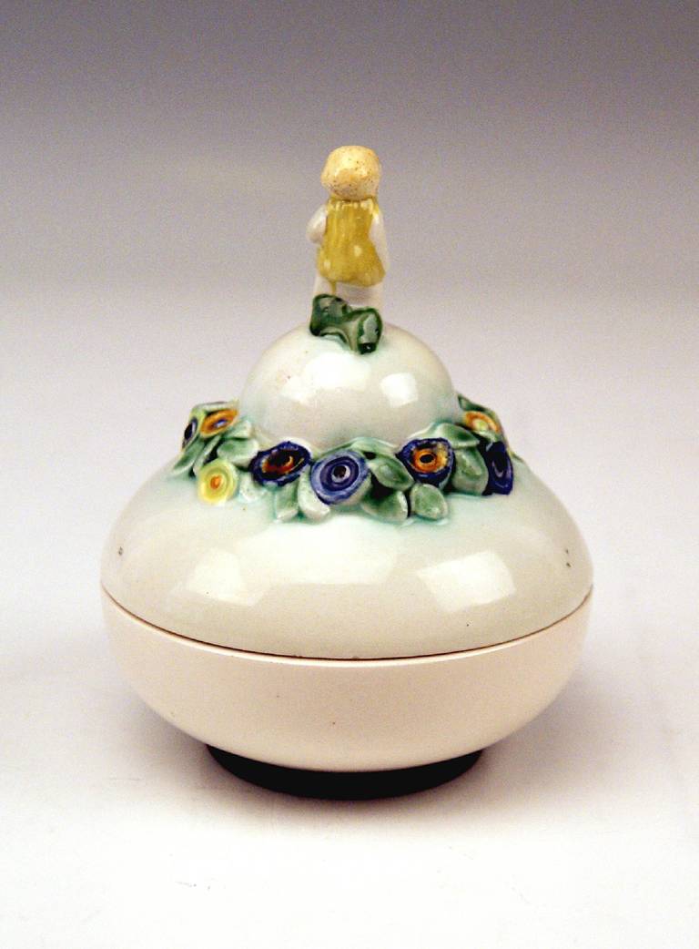 Art Nouveau Bertold Löffler Vienna Lidded Round Bowl with Cherub En Miniature, circa 1912 For Sale