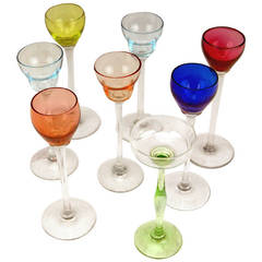 Ensemble Art Nouveau de huit verres à liqueur Stalky conçus par Kolo Moser