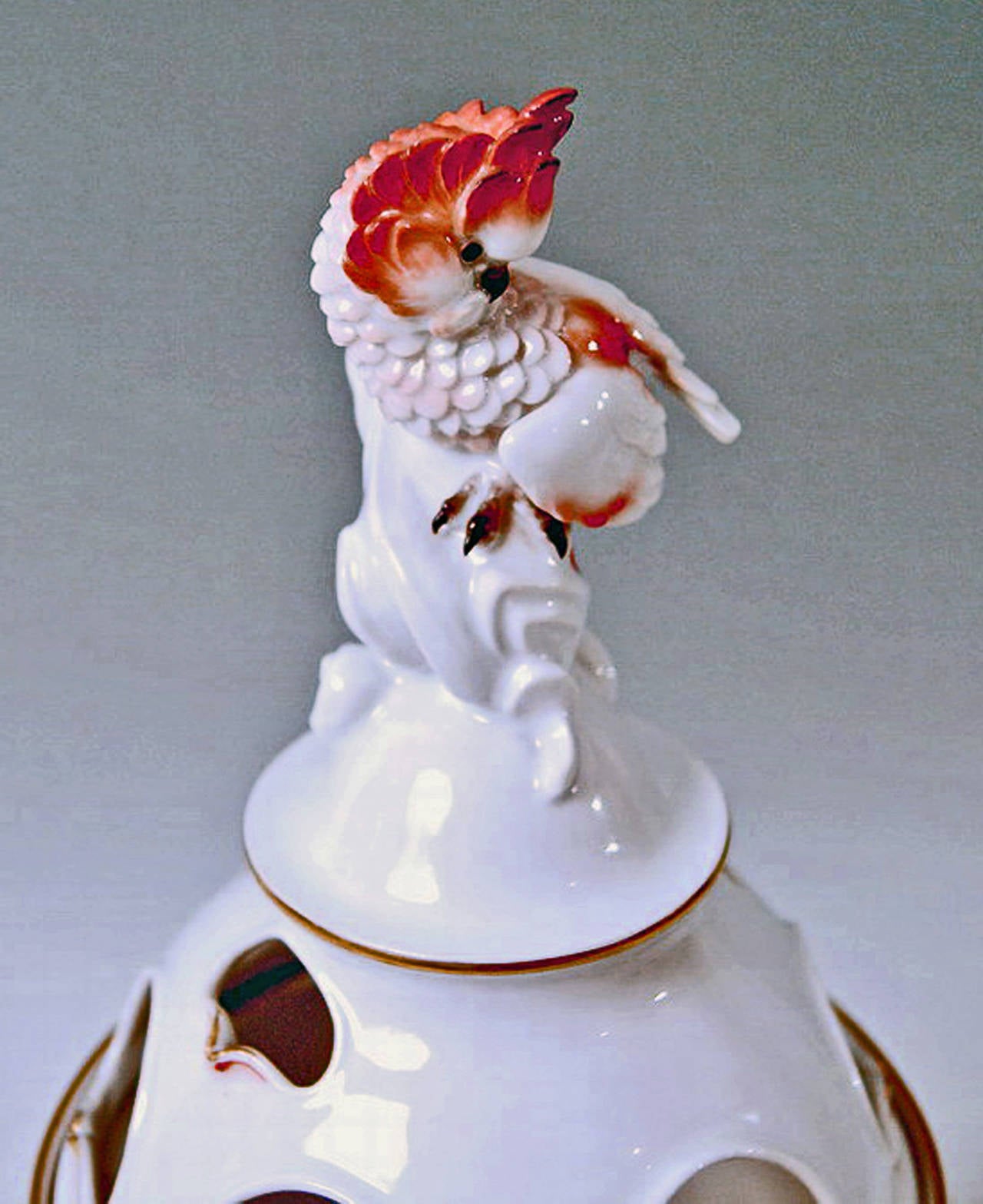 Meissen Art Deco Centrepiece Bowl Monkey and Cockatoo by Max Esser made 1924-34 In Excellent Condition In Vienna, AT