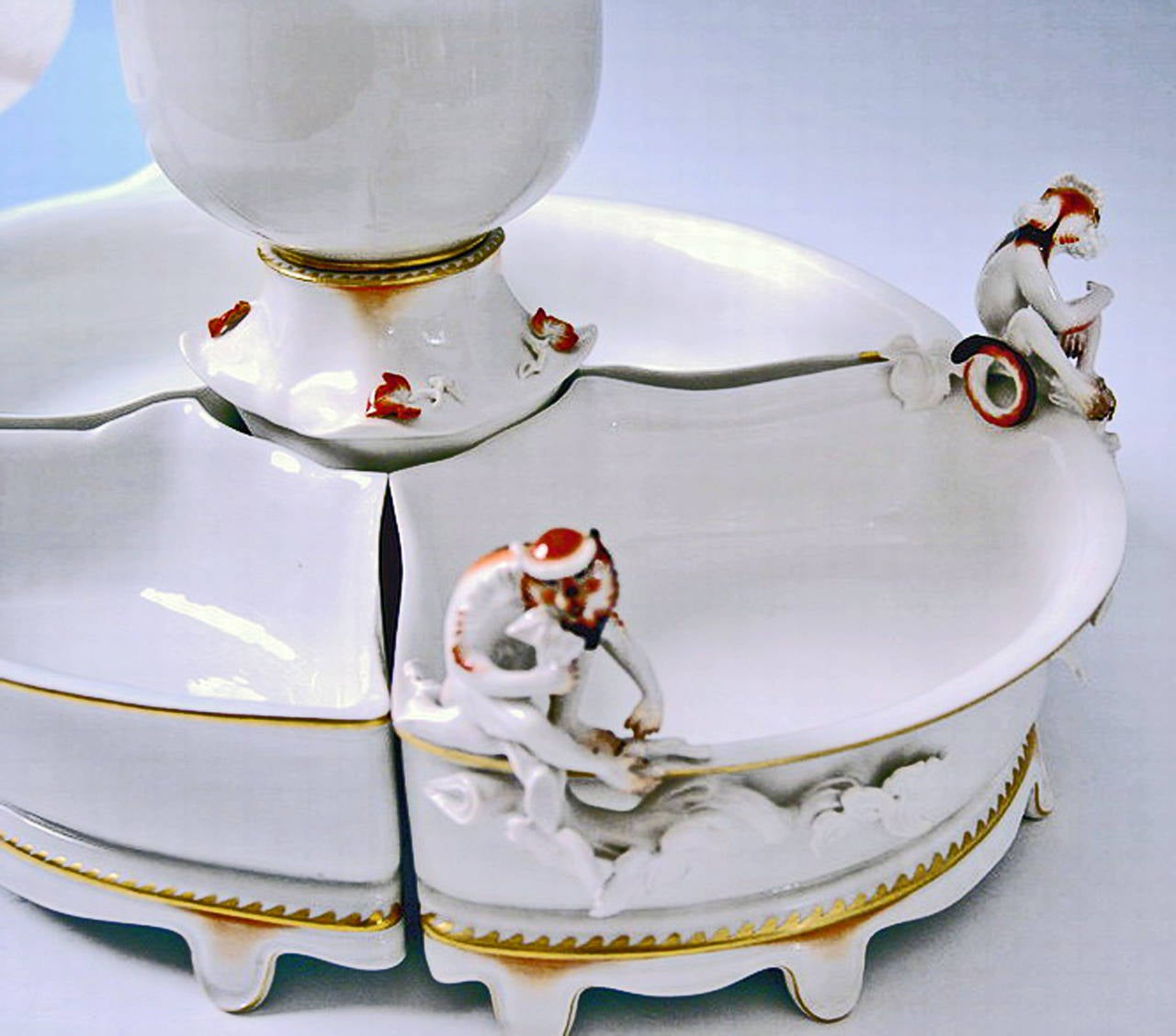 Porcelain Meissen Art Deco Centrepiece Bowl Monkey and Cockatoo by Max Esser made 1924-34