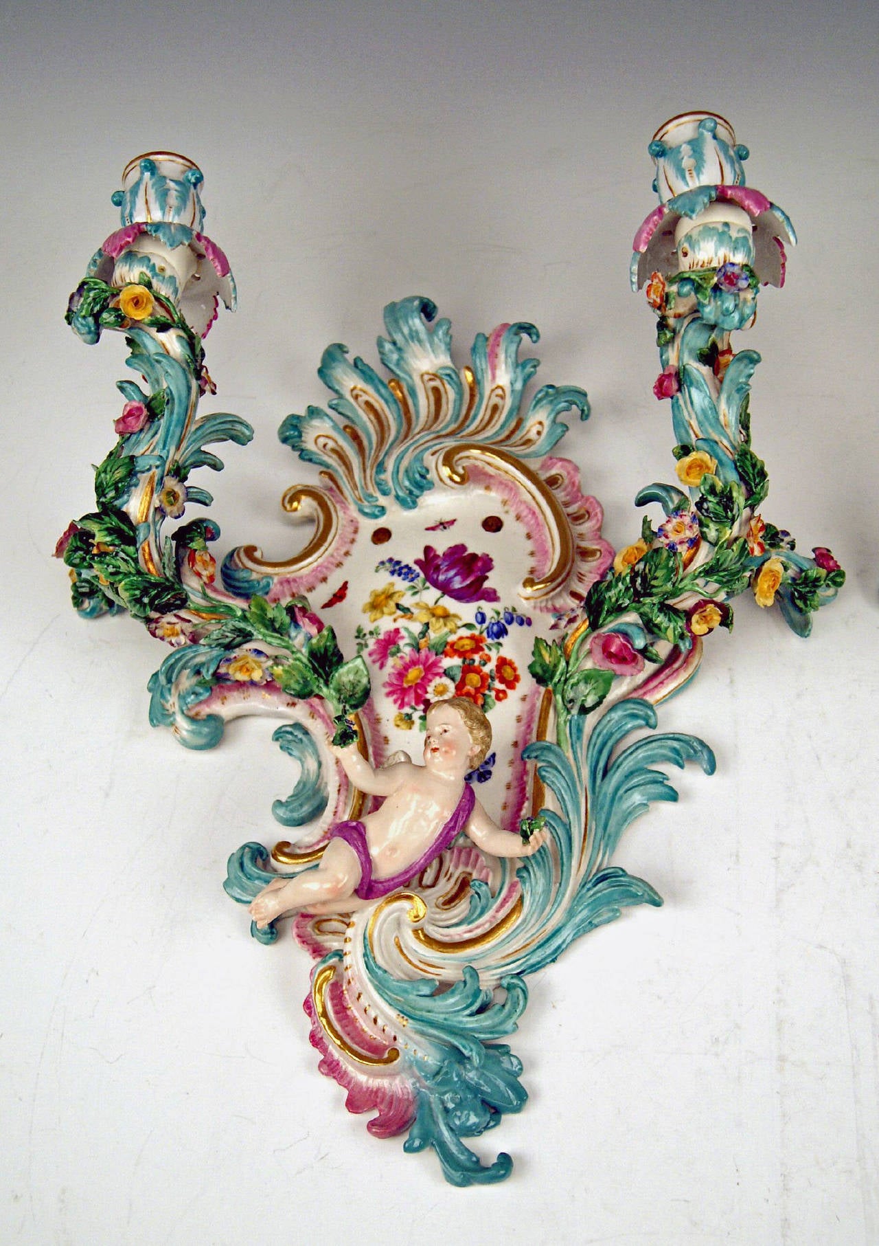 Meissen Pair of Sconces Flowers and Cherubs Vintage Made, circa 1860-1870 In Excellent Condition In Vienna, AT