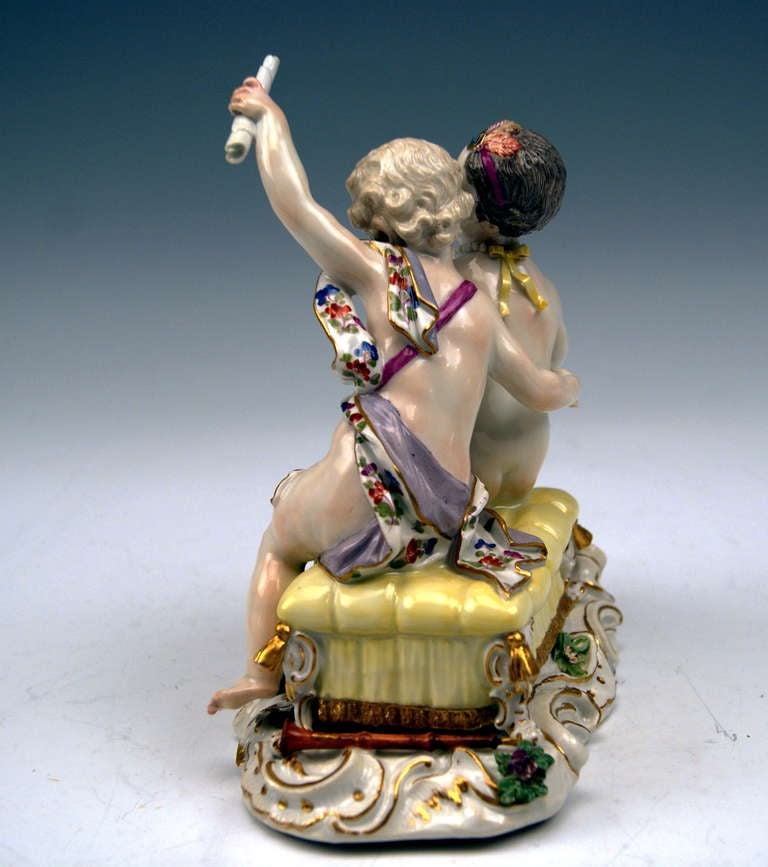 Meissen Pair Of Children  18th Century Made 1740-50 In Excellent Condition In Vienna, AT