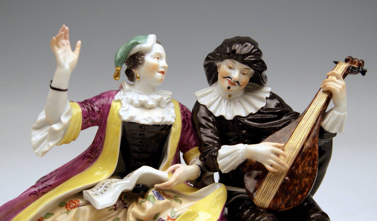 Meissen Figurine Group Scaramuz and Colombine Making Music by Kändler c.1924 In Excellent Condition In Vienna, AT