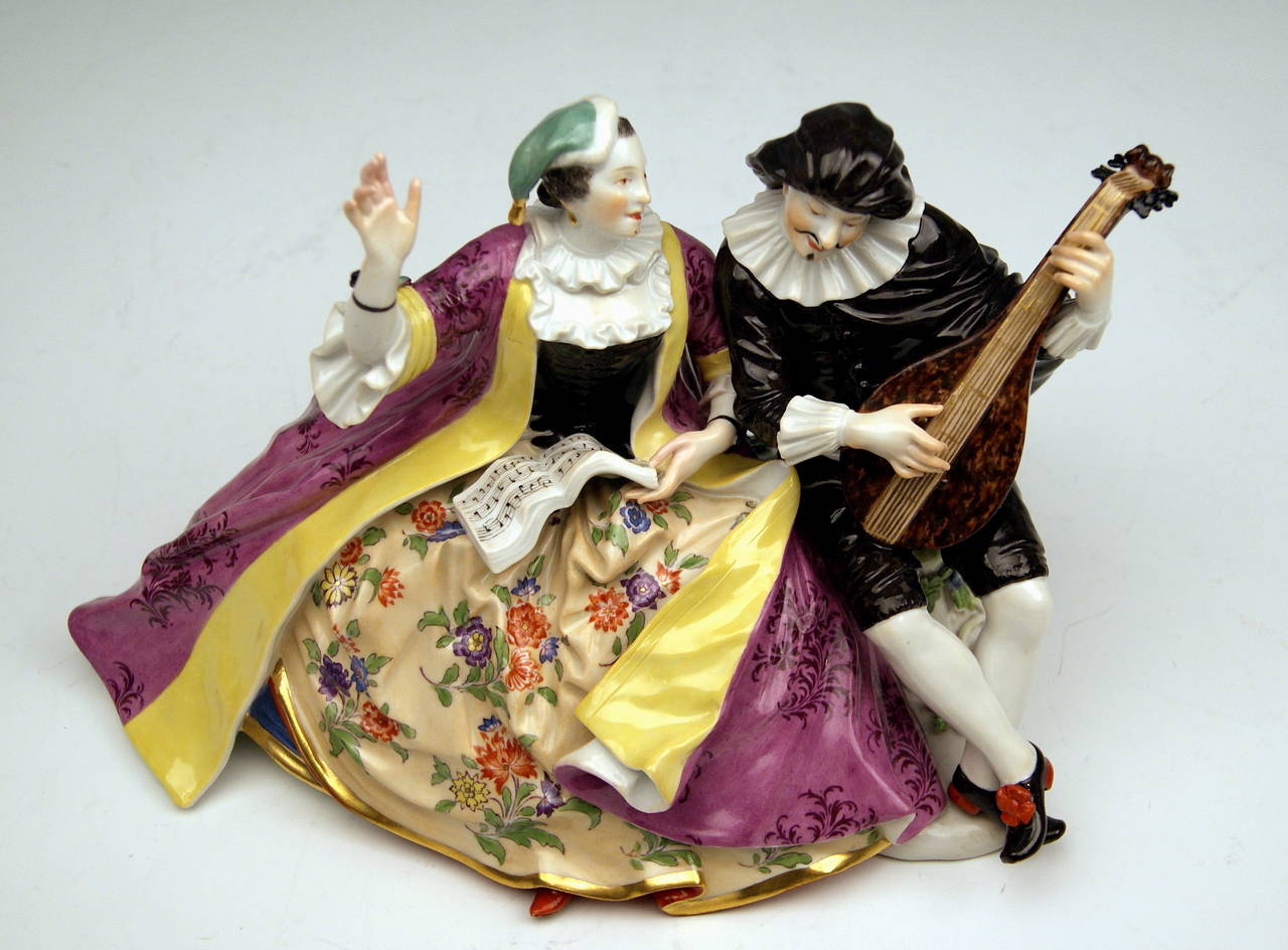 Meissen Figurine Group Scaramuz and Colombine Making Music by Kändler c.1924 2
