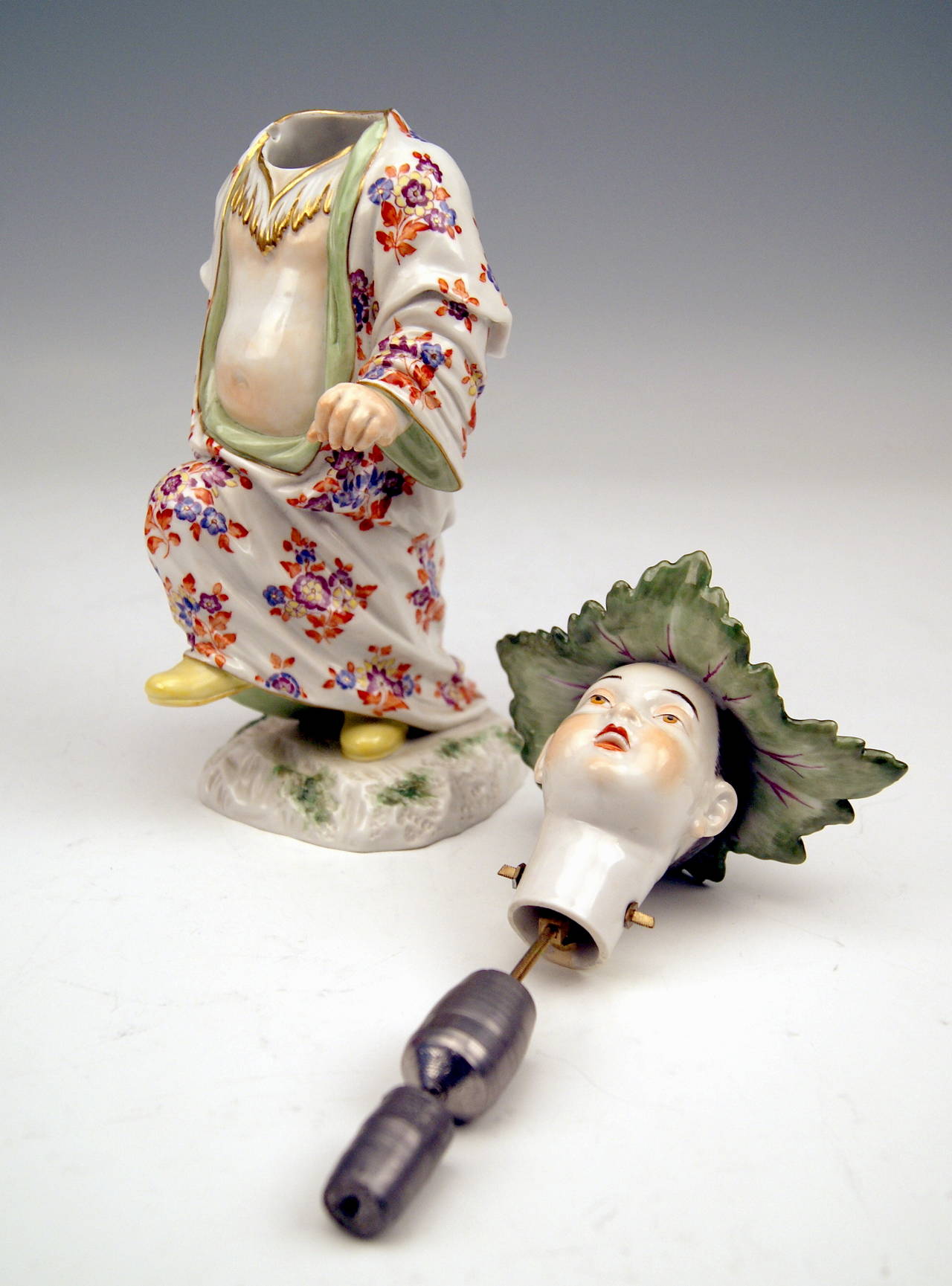 Porcelain Meissen Chinese Boy with Hat made of Cabbages' Leaves Kändler made 20th century