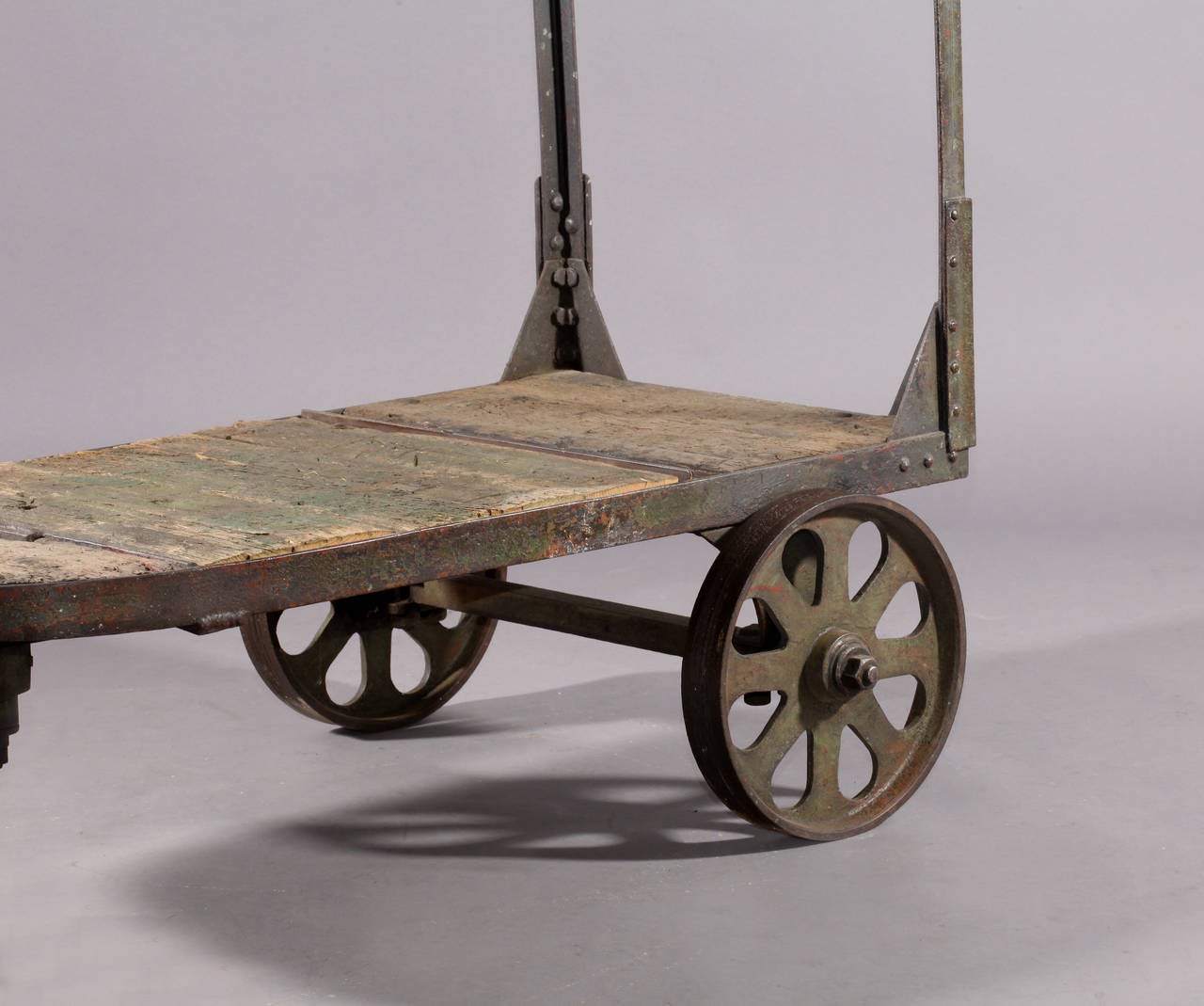 Early 20th Century Rolling Industrial Cart with Cast Iron Wheels In Good Condition In Vienna, Vienna