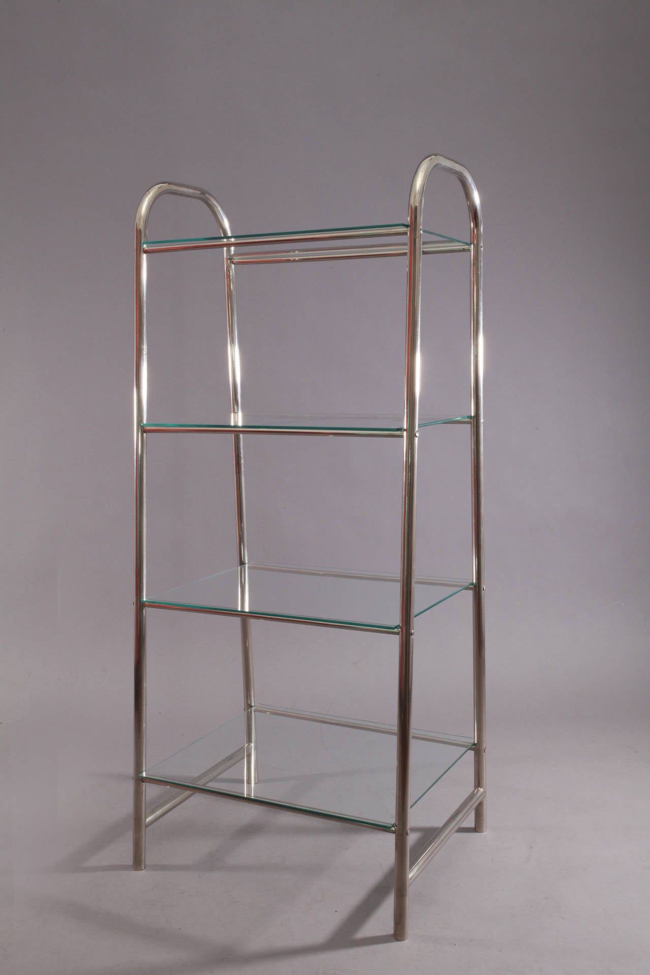 shelf etagere
Bauhaus
prod. Thonet 1940
4 glas shelves
depht 20
