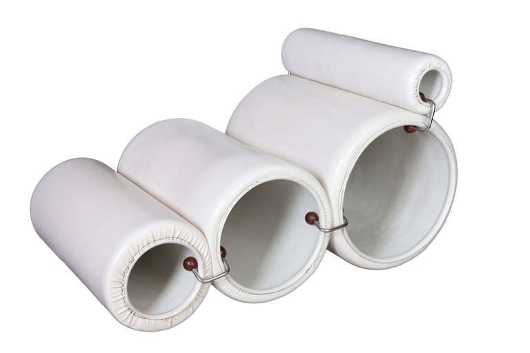 Leather, resin, paint, expanded polyurethane, rubber
Diameter of each tube: 45-37-29-18 cm diameter
Note: Formed by 4 tubes with different diameters which can be inserted one into another in order to reduce encumbrance during storage.  Can be