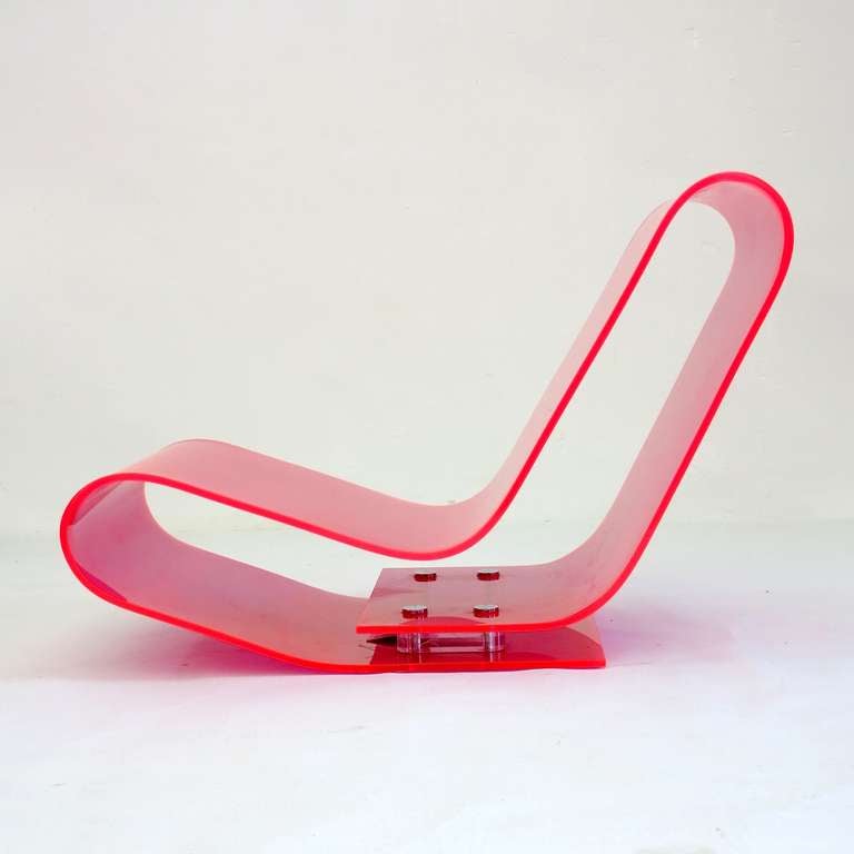LCP Chaise Longue. Maarten van Severen pour Kartell.

Designer : Maarten van Severen.

Marque : Kartell Italie.

Type : LCP Chaise Longue.

Année : Italie 1997.

Dimensions : 70 x 49 x 80 cm. (27.56 x 19.29 x 31.5)

Condit :