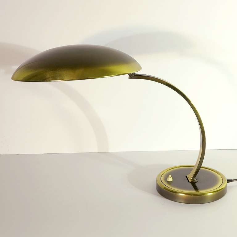 Kaiser Idell Luxus office desk lamp. Bauhaus Design 1940.

Manufacturer: Kaiser Idell Germany.

Model number: 6751.

Germany: 1940 - 1950.

Measure : 42 x 18 cm. Lampshade: 33 cm. (16.54 x 7.09 inch. Lampshade: 12.99 inch)

Condition :