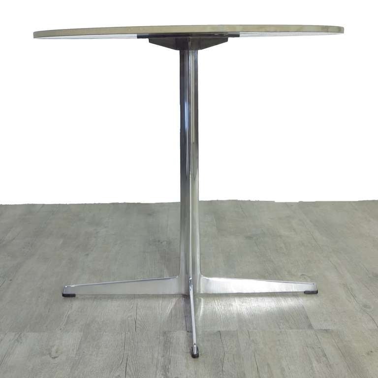 Arne Jacobsen for Fritz Hansen Coffee Pedestal Table 1958 For Sale 2