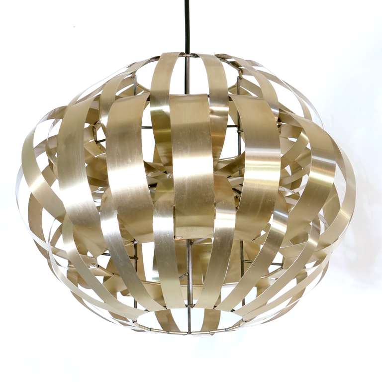 Lampe à suspension en aluminium Design par May Sauze. France 1970