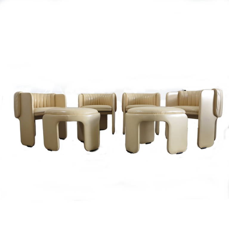 Poltrona Frau Lot of Four Armchairs and Two Stools, Italy, 1970-1975 For Sale 3