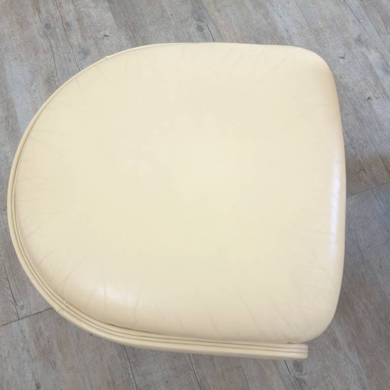 Poltrona Frau Lot of Four Armchairs and Two Stools, Italy, 1970-1975 For Sale 1