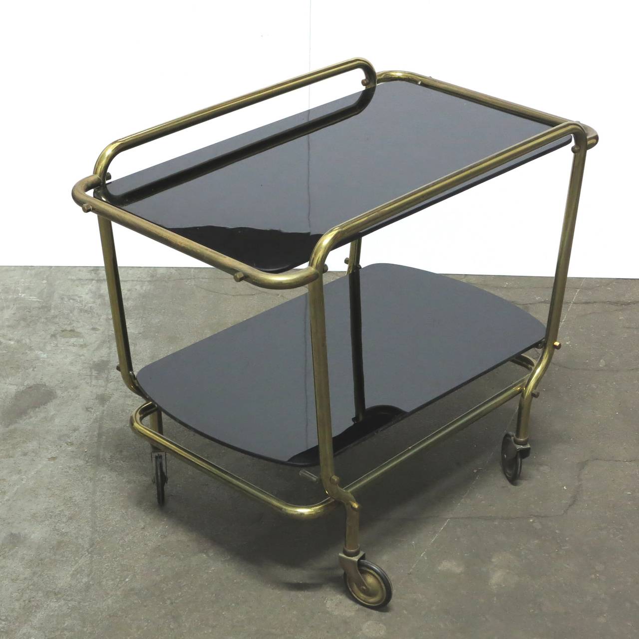Elegant Vintage Serving Trolley O Bar Cart, Germany, 1950-1955 In Good Condition For Sale In Karlsruhe, DE