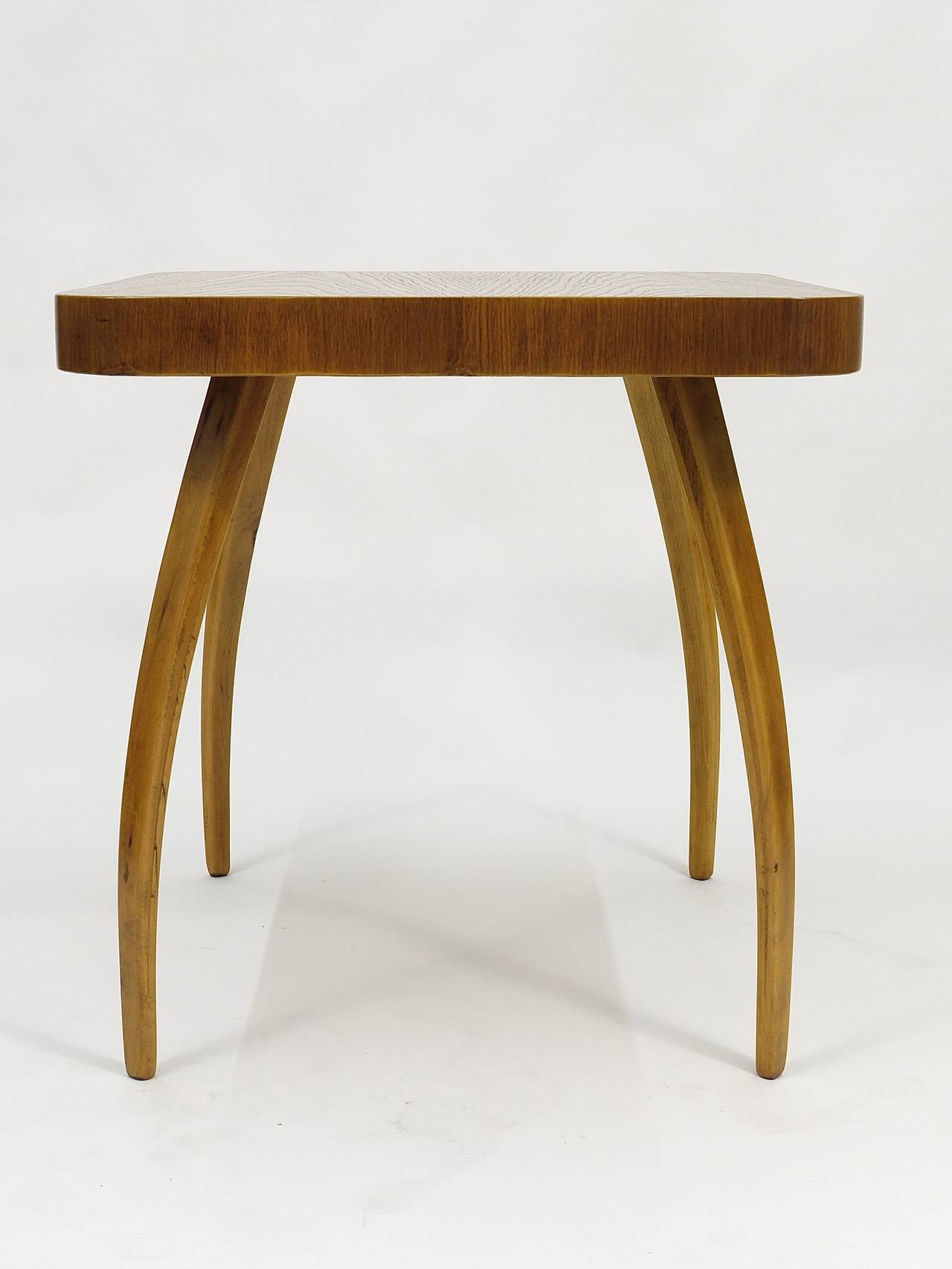A very beautiful and elegant spider table, model H259 from the 1930s, designed by Jindrich Halabala, who worked in the 1930s for Gropius at the Bauhaus. Executed by Spojene UP Zavody, Czechoslovakia. To use as a coffee or side table. In excellent
