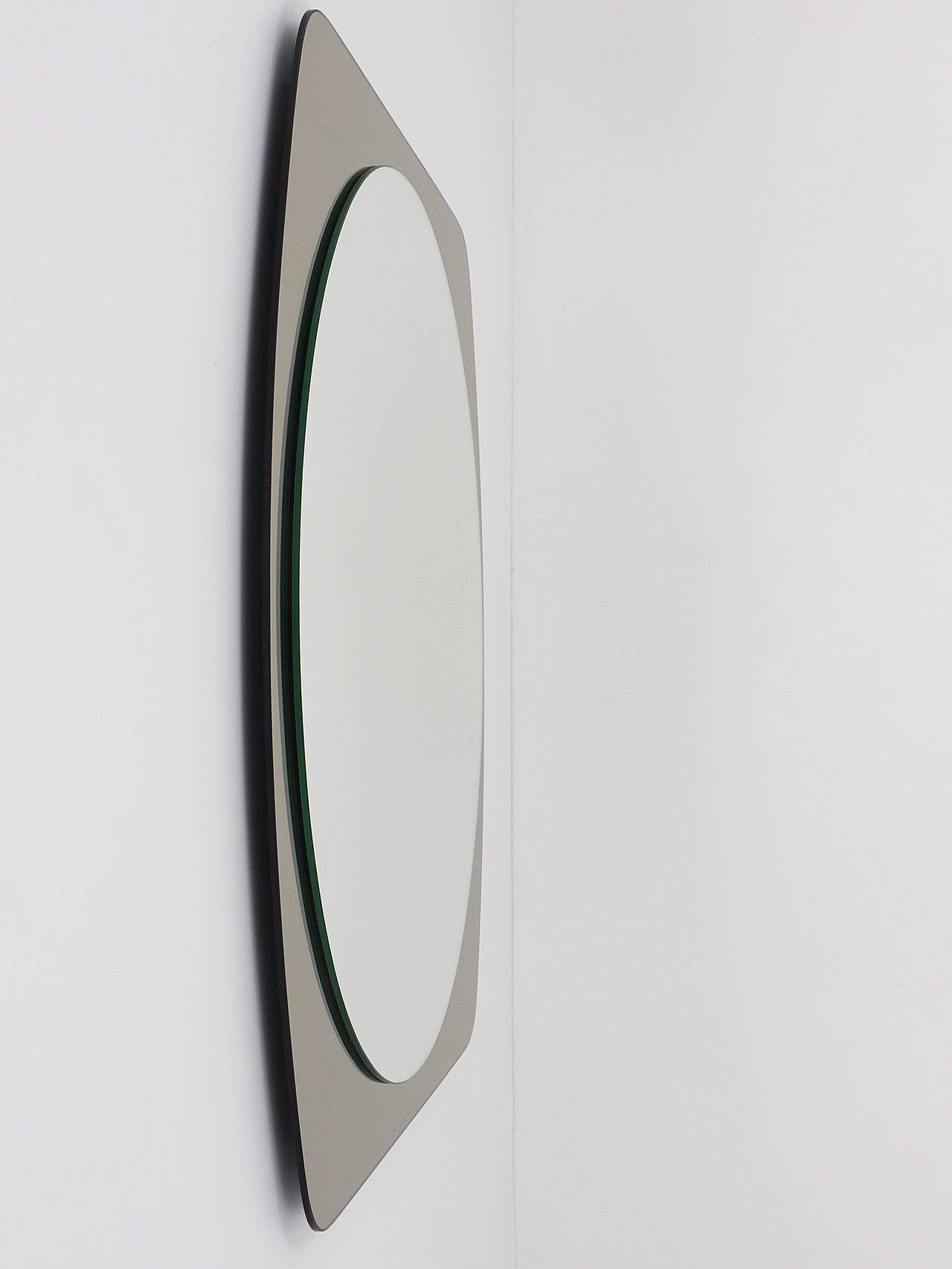 Mid-Century Modern Cristal Arte Beautiful Oval Grey Mid-Century Wall Mirror, Italy, 1970s For Sale