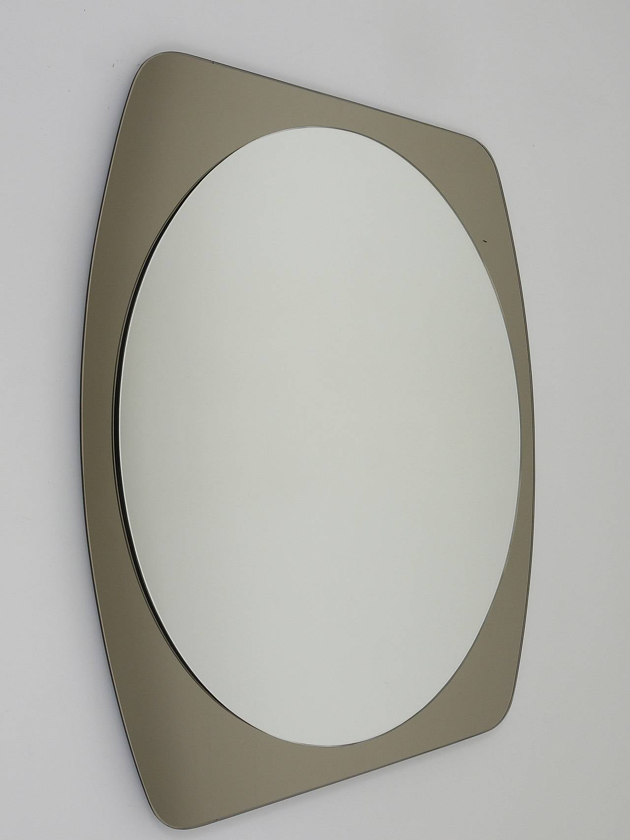 20th Century Cristal Arte Beautiful Oval Grey Mid-Century Wall Mirror, Italy, 1970s For Sale