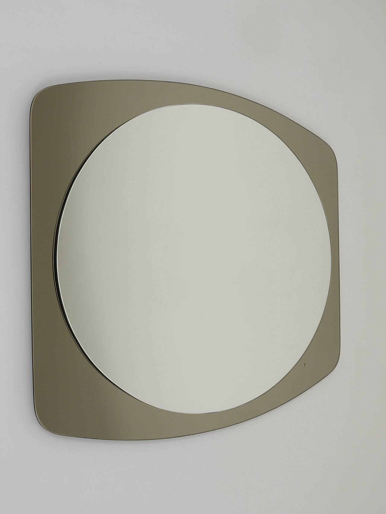 Cristal Arte Beautiful Oval Grey Mid-Century Wall Mirror, Italy, 1970s For Sale 1