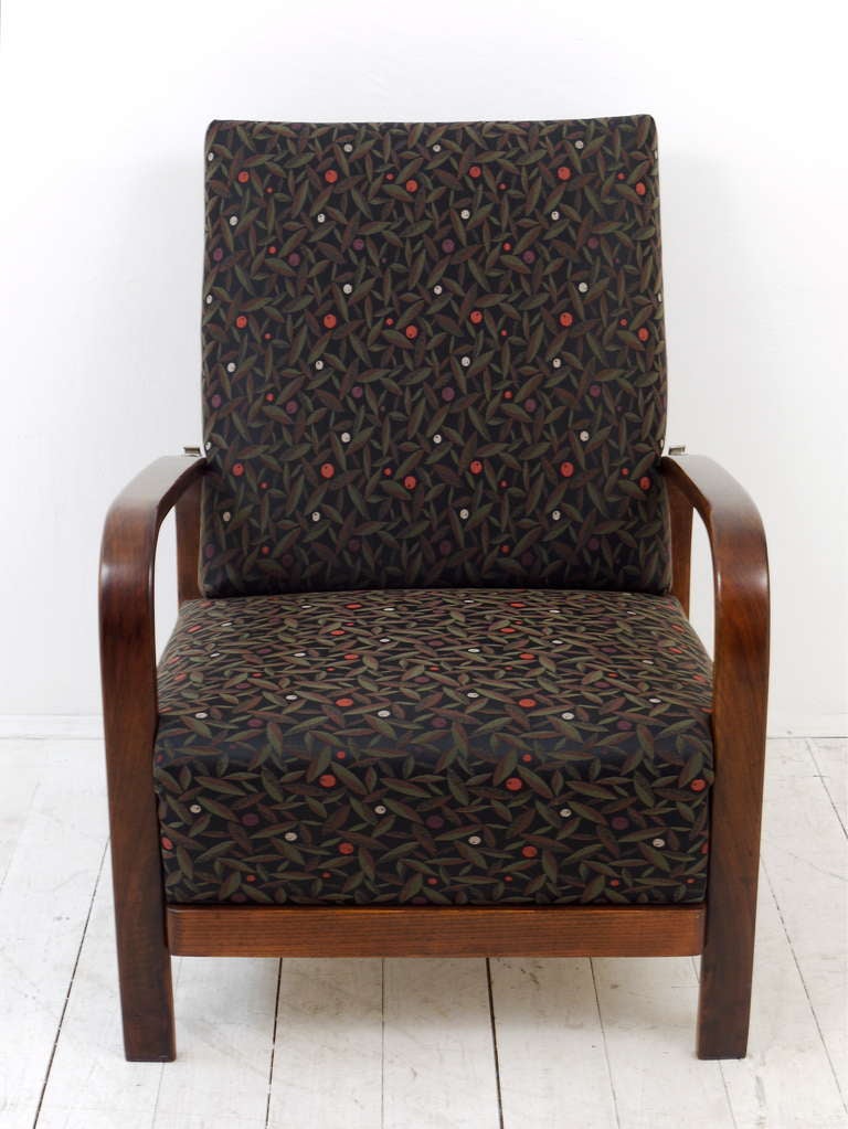 A matching pair of Art Deco Jindrich Halabala Club Chairs Armchairs from the 1930s 4