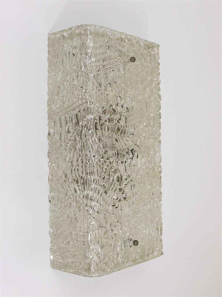 J.T. Kalmar Square Midcentury Textured Glass Flush Mount , Wandleuchter, Wien, 1950s im Zustand „Gut“ im Angebot in Vienna, AT