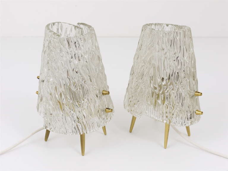 Mid-Century Modern Pair J.T. Kalmar Brass & Textured Glass Mid-Century Table Lamps, Austria, 1950s For Sale