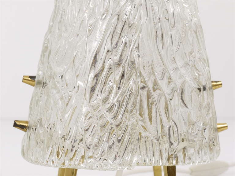 20th Century Pair J.T. Kalmar Brass & Textured Glass Mid-Century Table Lamps, Austria, 1950s For Sale