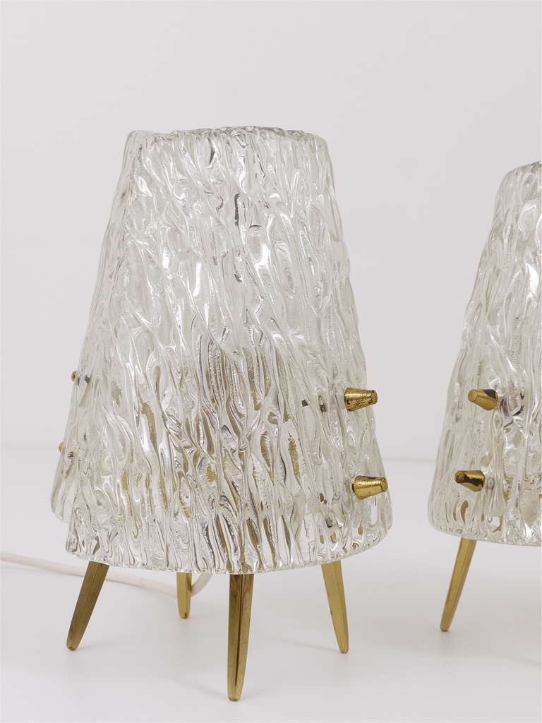 Pair J.T. Kalmar Brass & Textured Glass Mid-Century Table Lamps, Austria, 1950s For Sale 2