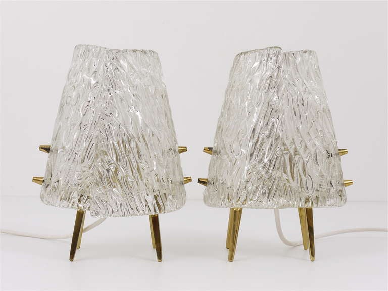 Pair J.T. Kalmar Brass & Textured Glass Mid-Century Table Lamps, Austria, 1950s For Sale 3
