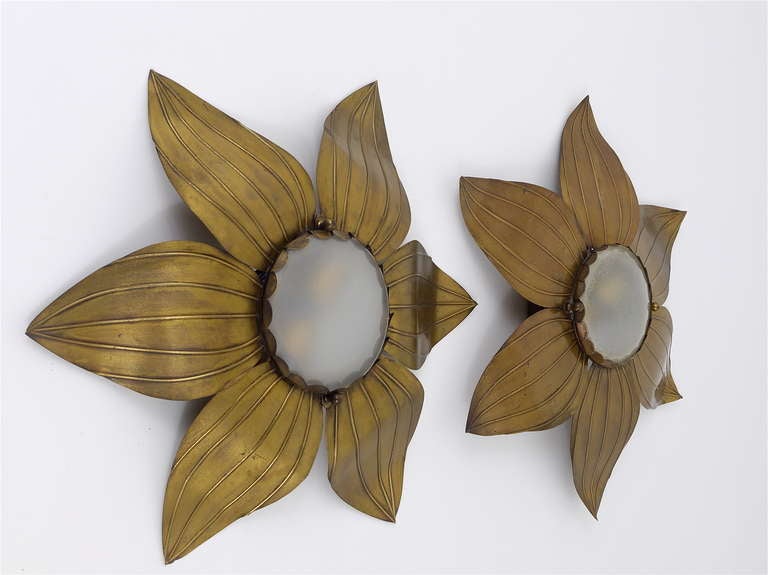 Mid-Century Modern Pair of French Floral Leaves Brass Sconces Sunburst Flower Leaf Wall Lamps, 1950