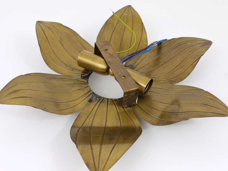 Pair of French Floral Leaves Brass Sconces Sunburst Flower Leaf Wall Lamps, 1950 4