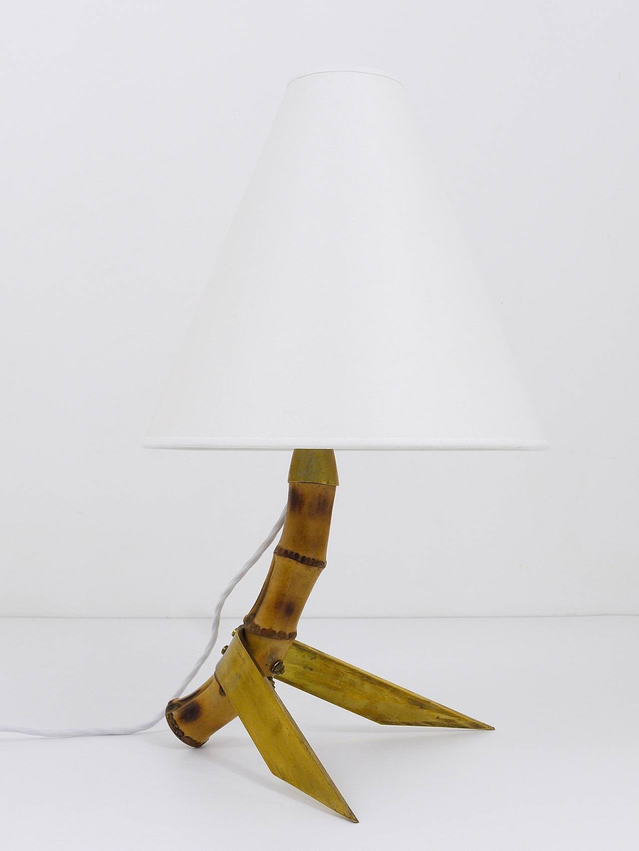 1950er Rupert Nikoll Mid-Century Bambus-Messing-Tischlampe, Österreich, 1950er Jahre (Moderne der Mitte des Jahrhunderts)