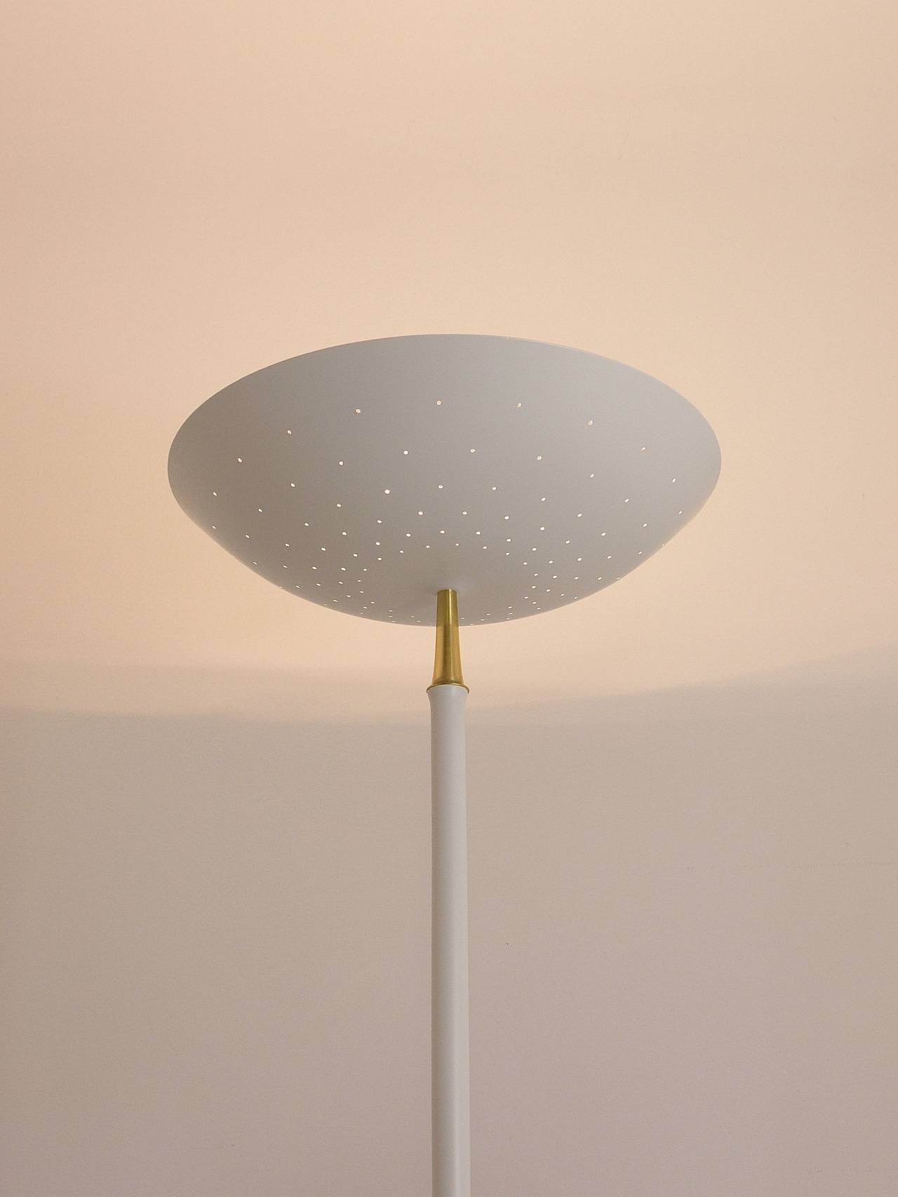 Elegant Italian Mid-Century Uplight Floor Lamp, Arteluce Stilnovo Style, 1950s For Sale 1