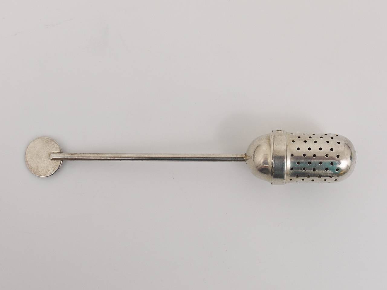 Christian Dell Bauhaus Silver Plated Tea Ball Diffuser, Weimar, Germany, 1920s In Good Condition For Sale In Vienna, AT