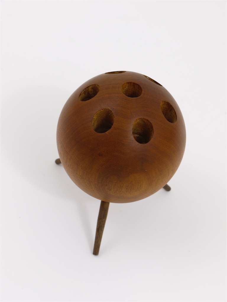 Decorative Midcentury Walnut Ball Tripod Candlestick Candleholder, Austria 1950s In Good Condition For Sale In Vienna, AT