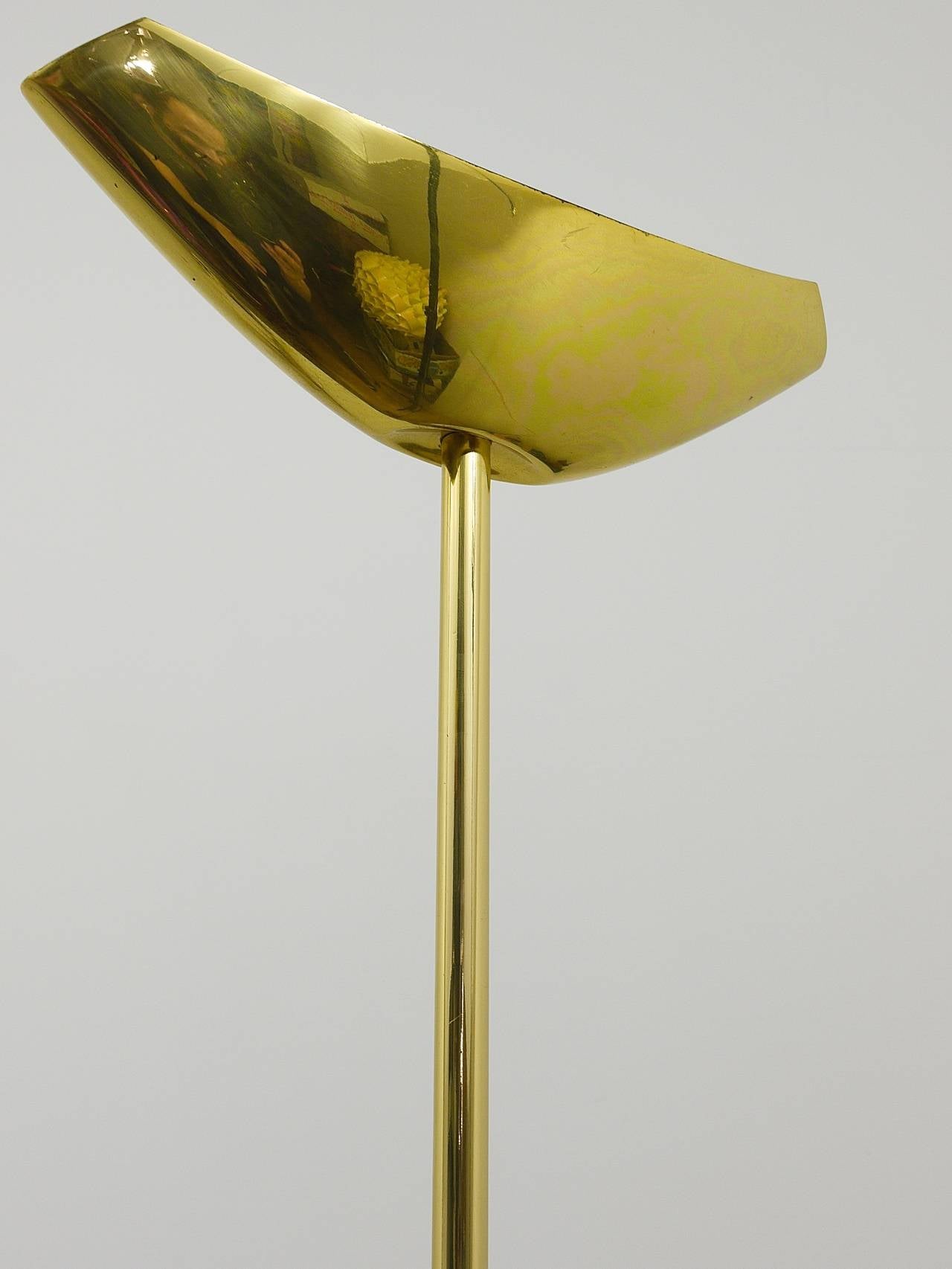 Rodolfo Dordoni Postmodern Brass & Wood Uplight Floor Lamp, Italy, 1980s In Good Condition For Sale In Vienna, AT