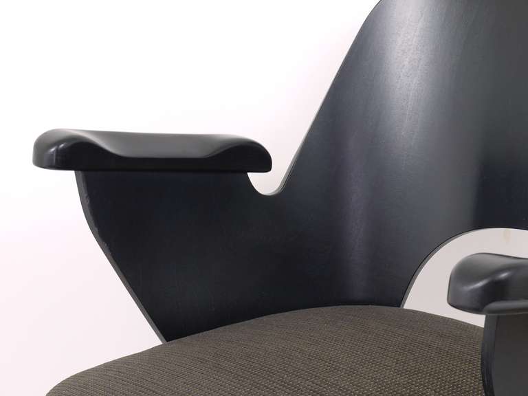 Tissu Magnifique fauteuil moderniste de style Oswald Haerdtl, Backhausen, Autriche en vente