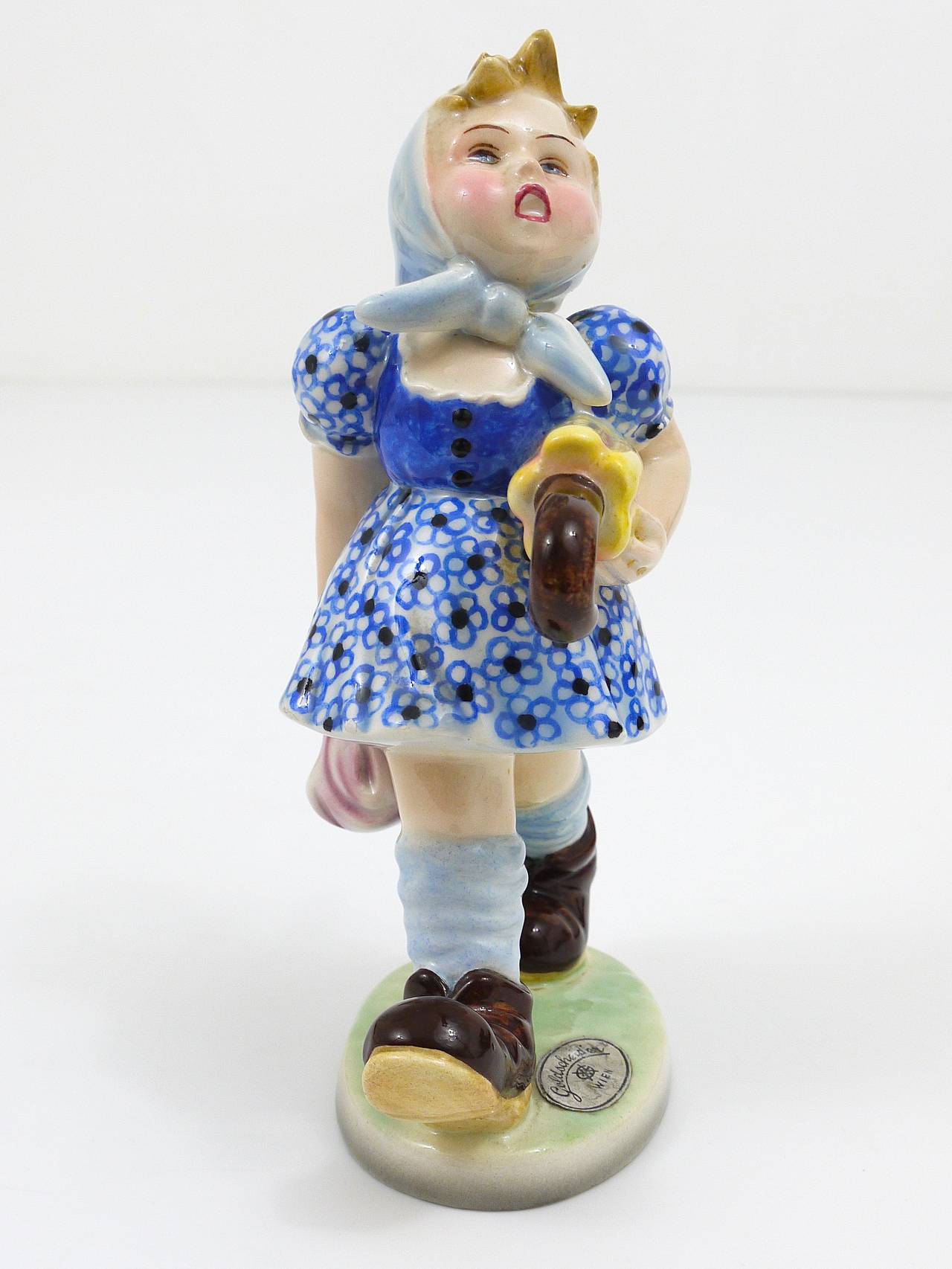 Goldscheider Vienna Girl with Umbrella Sculpture, Porcelain, Austria, 1930s For Sale 1