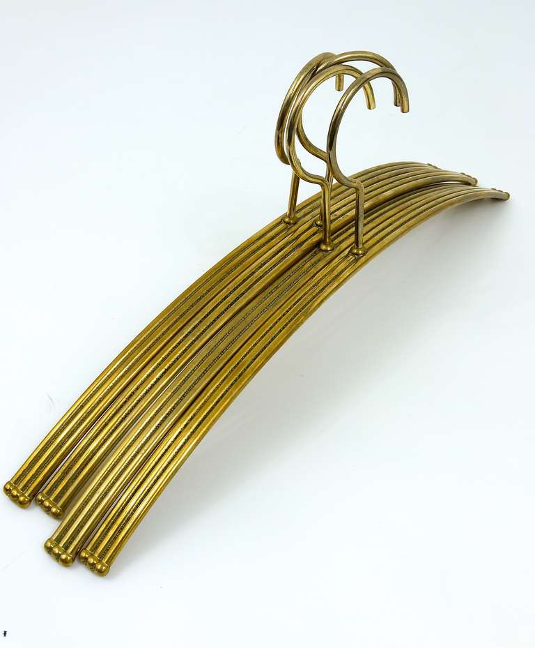Set of Four Italian Hollywood Regency Brass Hangers In Excellent Condition In Vienna, AT
