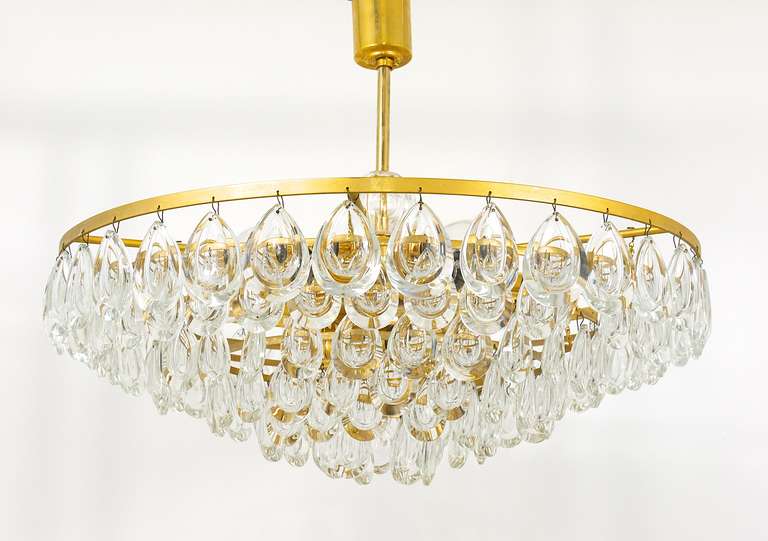 Mid-Century Modern Gilded Brass and Teardrop Crystal Glass Chandelier by Palwa, circa 1970s