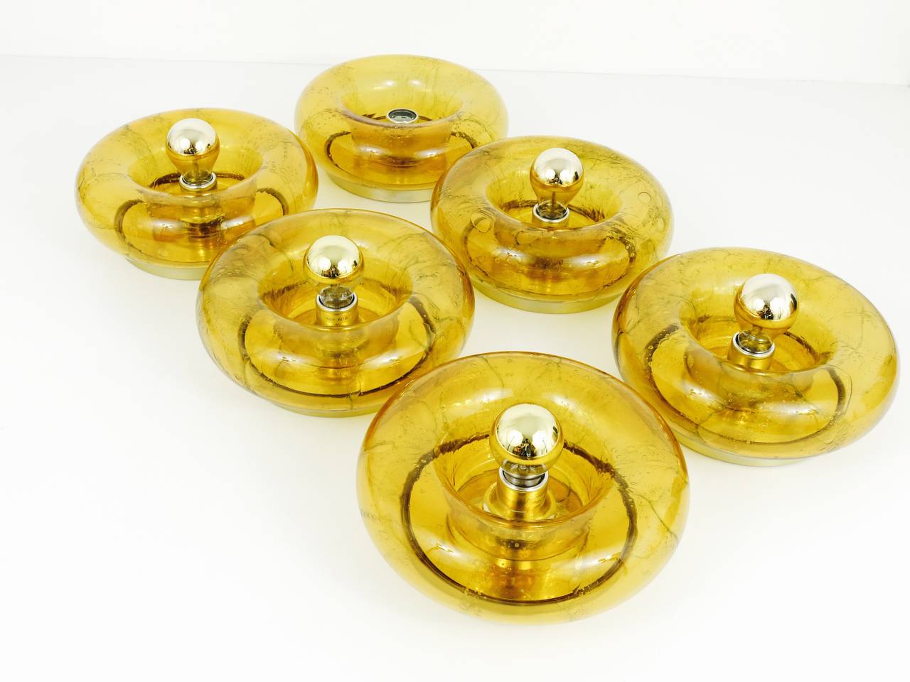 Applique ronde en verre ambré soufflé à la main par Doria, Allemagne, 1970 en vente 2