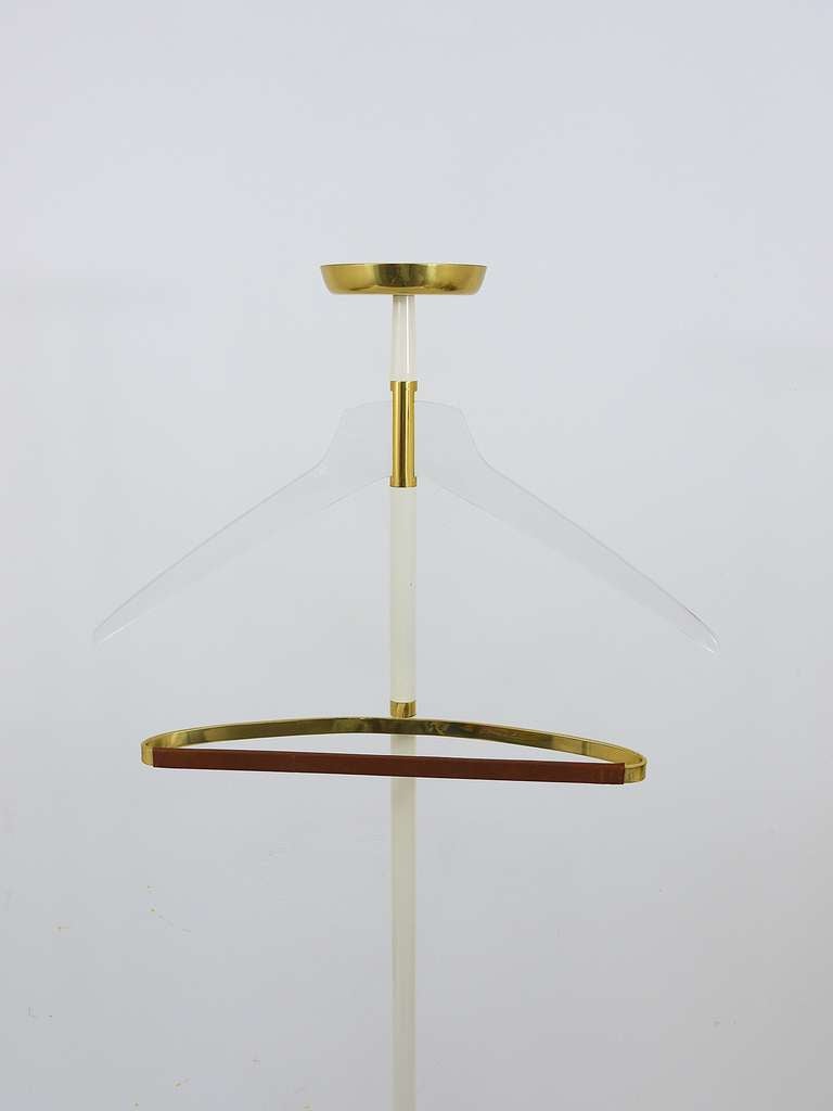 Elegant Brass & Leather Modernist Valet by Vereinigte Werkstaetten Muenchen 1