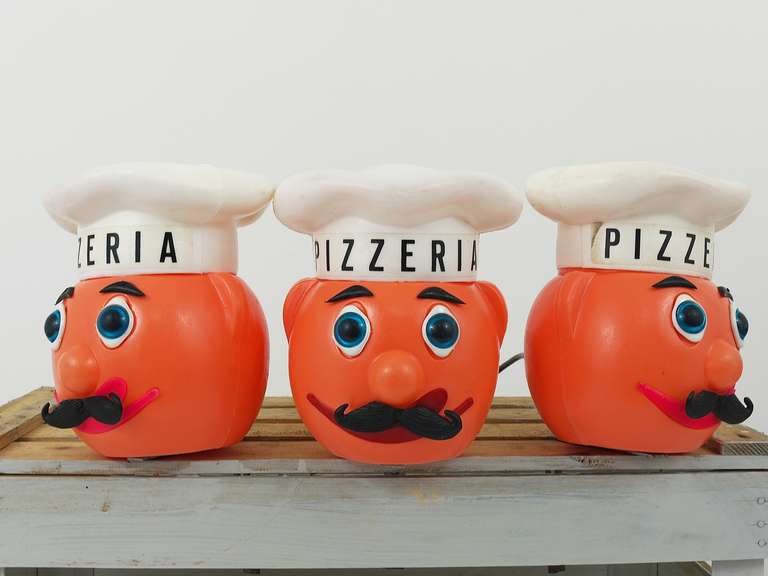 Two Illuminated Vintage Pizzeria Pizza Cook Chef Heads, 1960s In Good Condition In Vienna, AT